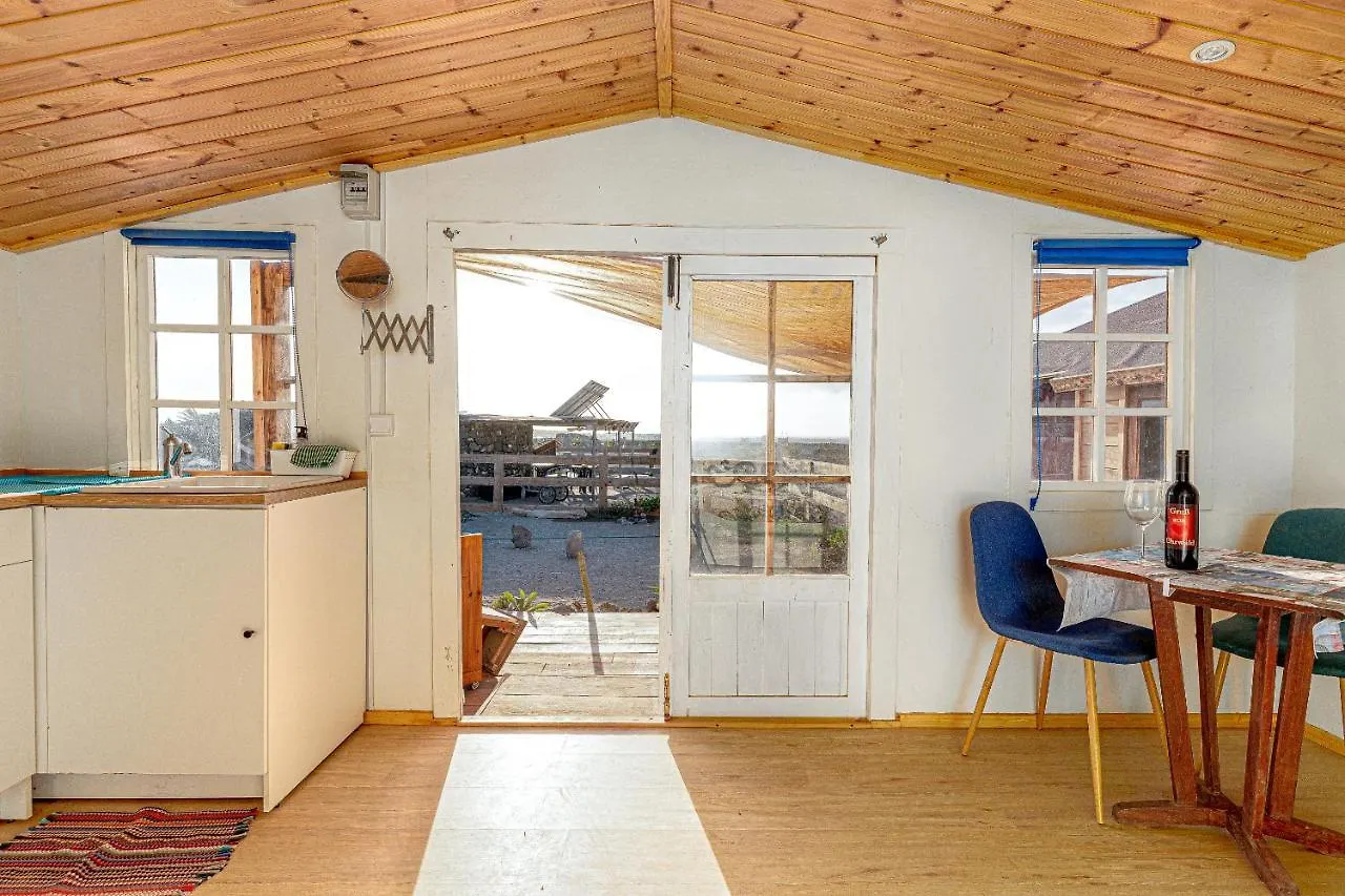 Hostal Alaia Tiny House Between Volcanoes And Beach Breaks Albergue Cotillo España