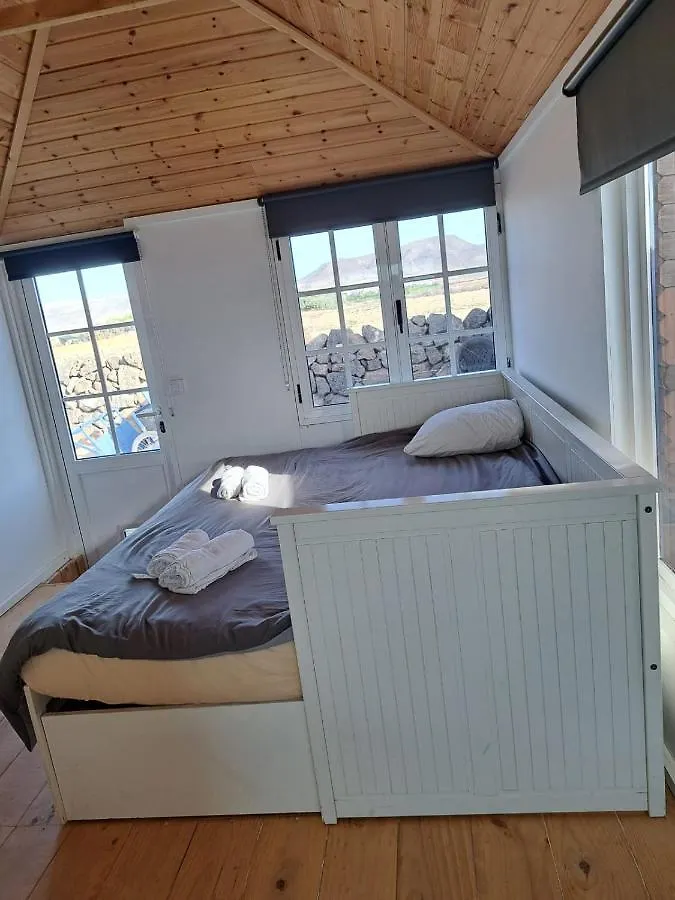Alaia Tiny House Between Volcanoes And Beach Breaks Albergue Cotillo España